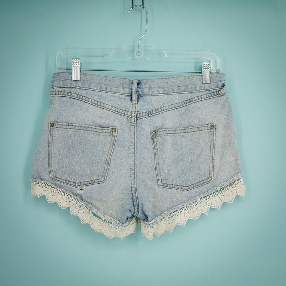 Free People Size 27 Light Wash Lacey Lace Button Zip Cotton Denim Jean Shorts - Picture 3 of 8